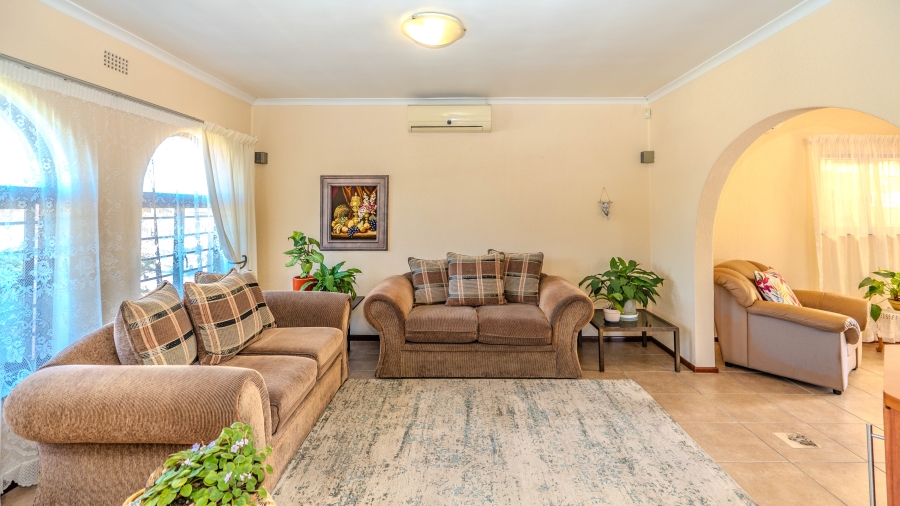 4 Bedroom Property for Sale in Morgenster Heights Western Cape